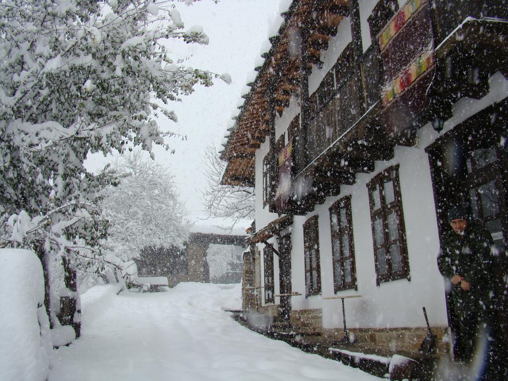 Hotel Dedovite Kashti à Stefanovo  Extérieur photo